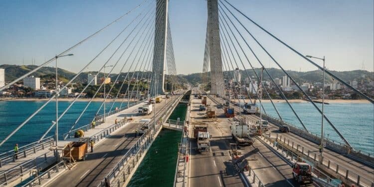 A Ponte de Guaratuba chega a 91% de execução e entra na união do trecho estaiado com o pré-moldado
