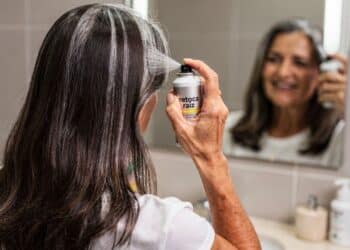 Tonalizante de até R$ 35 escondem fios brancos e devolvem a maciez sem usar amônia ou oxidantes fortes