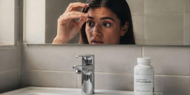 Adeus cabelos brancos e finos: O antioxidante mestre que previne fios brancos