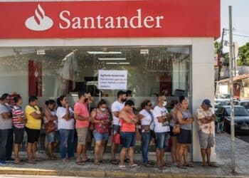 Fechamento de 3 agências em Salvador do Santander afeta milhares de clientes