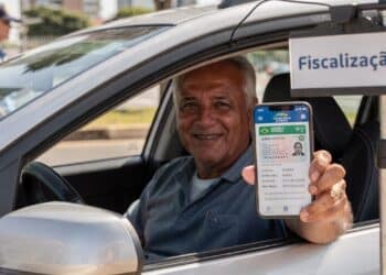 CNH tem novas regras para motoristas com 50 anos ou mais e mudança já está em vigor