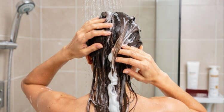 Top 3 condicionadores de farmácia até R$ 24 que ajudam a reduzir a queda e fortalecem o cabelo com arginina