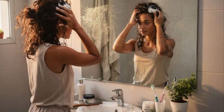 4 cremes para pentear que controlam o cabelo bagunçado logo pela manhã