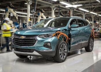 Chevrolet anuncia investimento de bilhões em município do Rio Grande do Sul para produzir carros híbridos flex