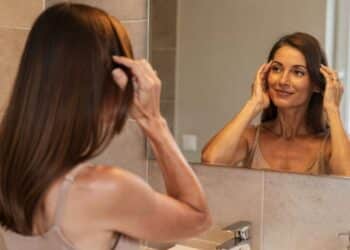 Adeus aos fios brancos: 3 tinturas sem amônia para cobrir os cabelos em casa com brilho intenso e menos agressão