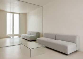 Oito truques de arquitetura que fazem casas pequenas parecerem até 2x maiores sem obras pesadas