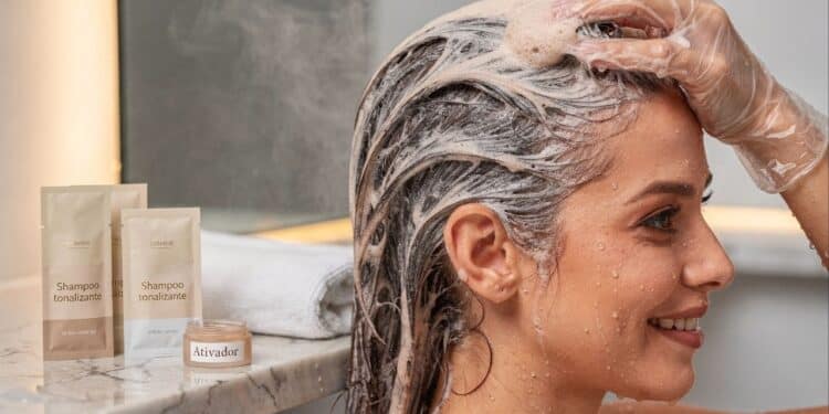 Adeus cabelos brancos: essa escolha muda tudo para cobrir 100% a raiz dos seus cabelos grisalhos em apenas 7 minutos
