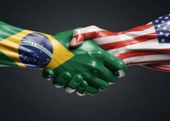 Brasileiros se surpreendem com valor da renda mínima para morar nos EUA de forma legal