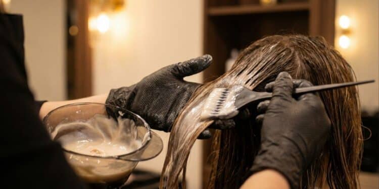 Top 3 opções de tintas sem amônia para quem quer cobrir cabelos brancos com cobertura perfeita