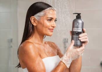 3 shampoos e 2 tonalizantes de farmácia garantem o fim dos cabelos brancos sem gastar muito