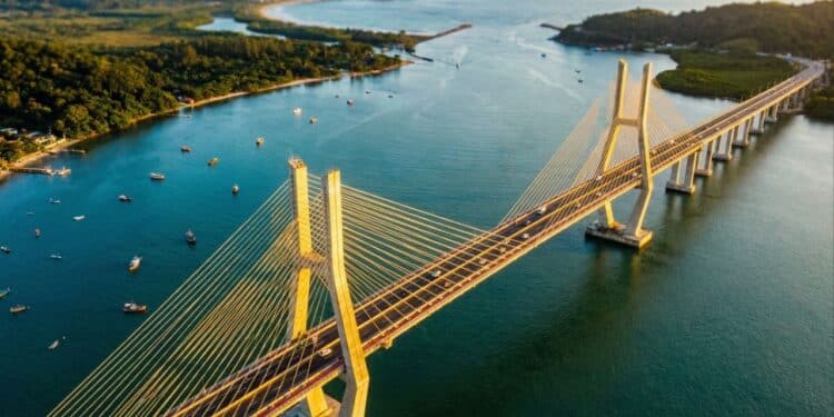 Megaponte de R$ 400 milhões será concluída em 2026 e deve acabar com travessia por balsa no Paraná