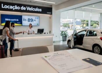 Aluguel de carro por 3 dias para passeios locais tem custo médio inicial de R$ 240