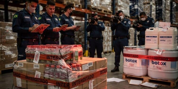 Anvisa determina proibição de 8 cosméticos capilares após identificar falhas em segurança sanitária