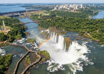 Uma das Sete Maravilhas da Natureza fica no oeste do Paraná e conquista com sua beleza surreal