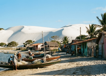 A vila de pescadores desconhecida no Nordeste com ‘dunas brancas de neve’ que criam o cenário de uma Europa tropical