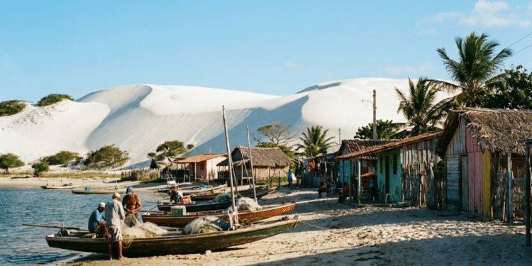 A vila de pescadores desconhecida no Nordeste com ‘dunas brancas de neve’ que criam o cenário de uma Europa tropical