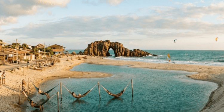 Jericoacoara, a icônica vila de pescadores no litoral oeste do Ceará, alcançou um novo patamar de prestígio global. / Imagem ilustrativa