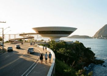 A "Cidade Sorriso" é a queridinha para viver bem pertinho do Rio, com segurança reforçada e praias entre montanhas
