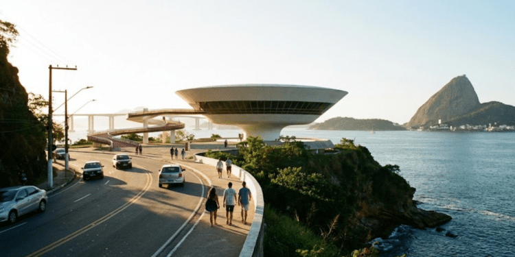 A "Cidade Sorriso" é a queridinha para viver bem pertinho do Rio, com segurança reforçada e praias entre montanhas