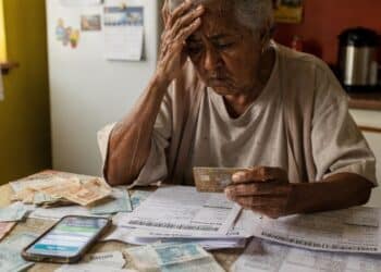 Lei pouco comentada garante prazo de 5 anos para pagar débitos e protege renda mínima de idosos em 2026