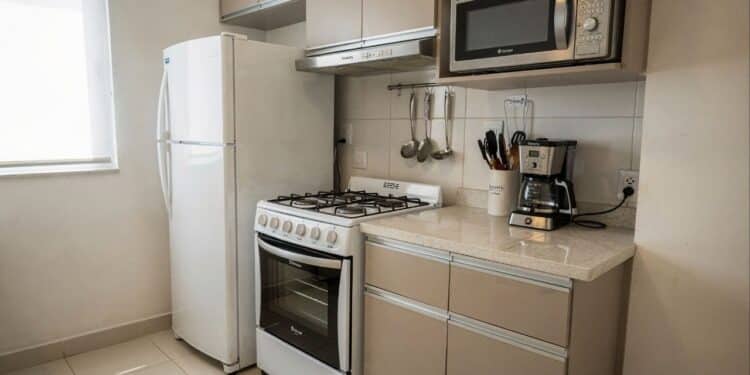 Os elétricos indispensáveis em organização listam os 7 elétricos indispensáveis para uma cozinha moderna e produtiva