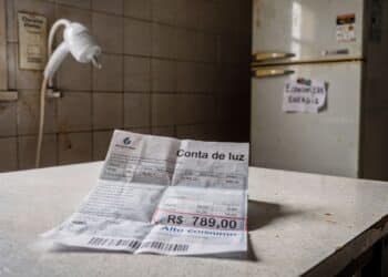 Trocar eletrônico comum vira o primeiro passo obrigatório para quem quer reduzir a conta de luz