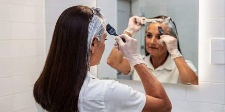 5 tintas sem amônia cobrem fios brancos e tratam o cabelo por menos de 50 reais