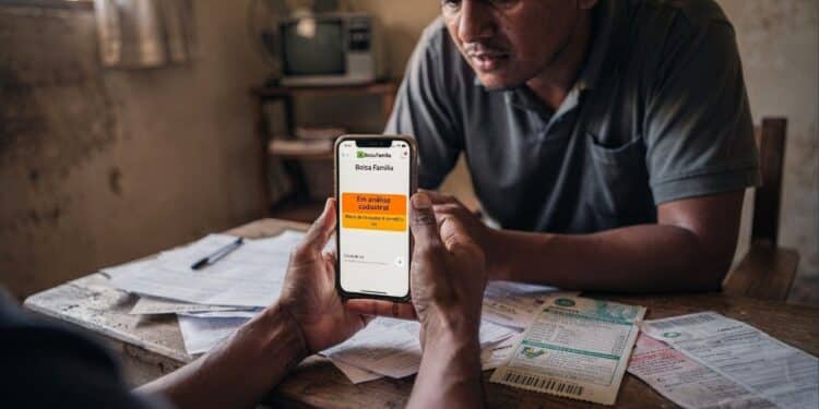 Famílias com emprego formal devem respeitar novas faixas de tolerância para não perderem o Bolsa Família em 2026