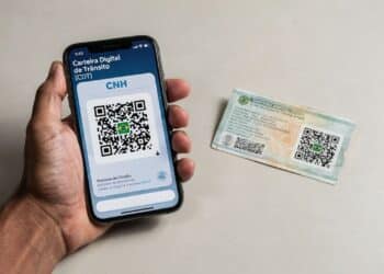 CNH digital garante 40% de desconto em multas e estabelece validade de 10 anos para motoristas em 2026