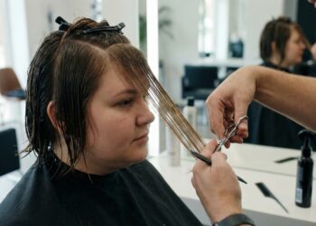 Os melhores cortes de cabelo para valorizar o rosto redondo e harmonizar os traços
