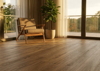 Piso vinílico amadeirado em sala moderna sob luz solar dourada