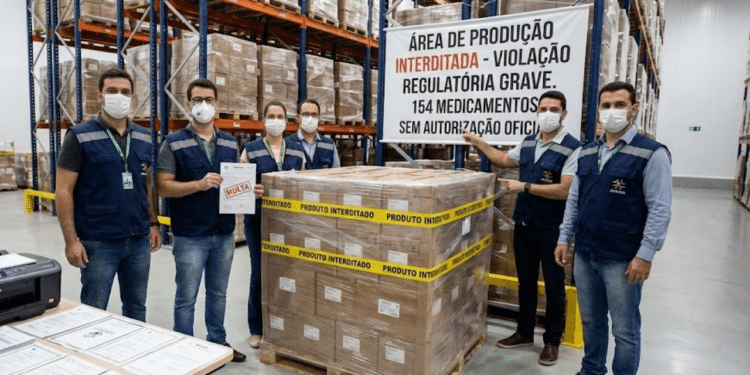 Farmacêutica produziu 154 remédios sem autorização