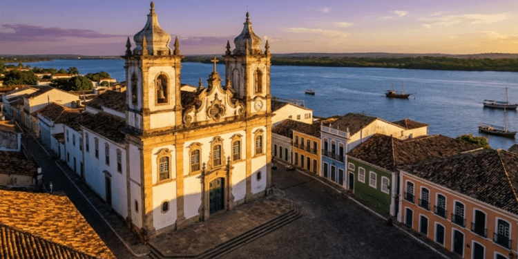 Vista panorâmica do centro histórico de Penedo ao pôr do sol (Imagem ilustrativa)