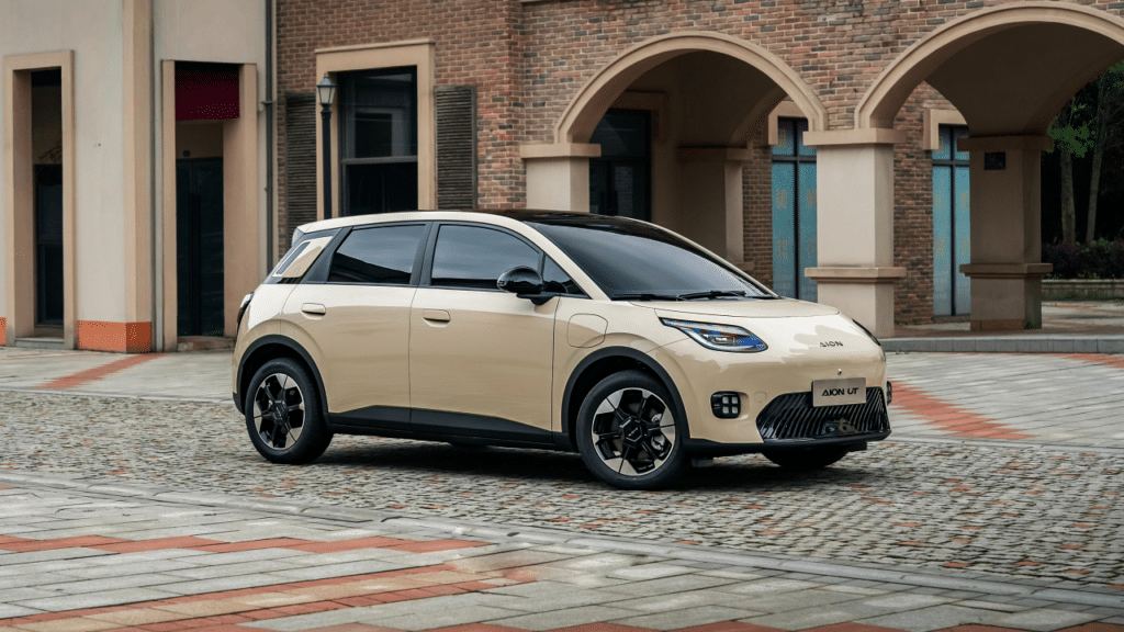 GAC Aion UT chega no mercado Uruguaio e deve chegar no Brasil para disputar contra o BYD Dolphin
