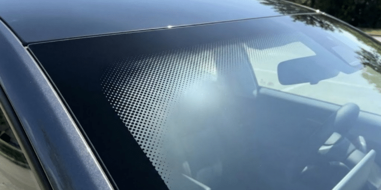 Pontinhos no vidro do carro distribuem calor protegem cola e evitam trincas