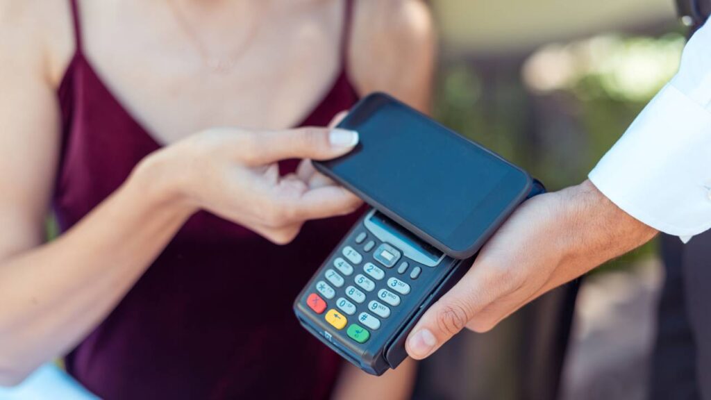 Comunicado importante para quem realiza pagamentos com cartões por aproximação em todo o Brasil