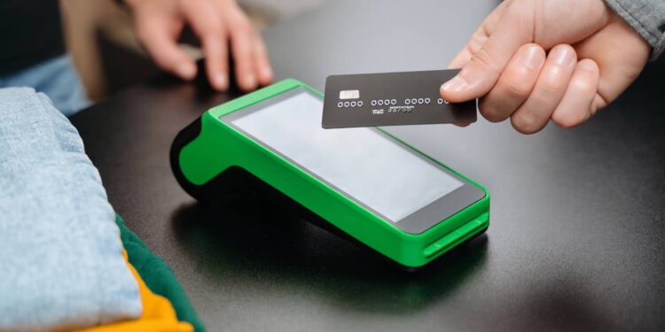 Comunicado importante para quem realiza pagamentos com cartões por aproximação em todo o Brasil