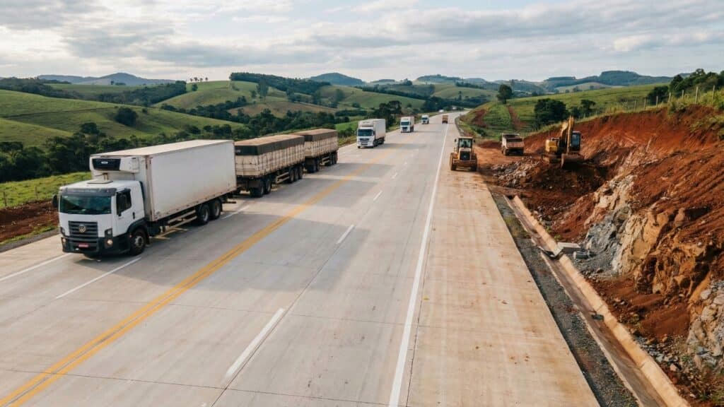 As obras na BR-163/SC entre km 78 e km 122 chegam a 94% e devem ser entregues em breve, ampliando fluidez e segurança