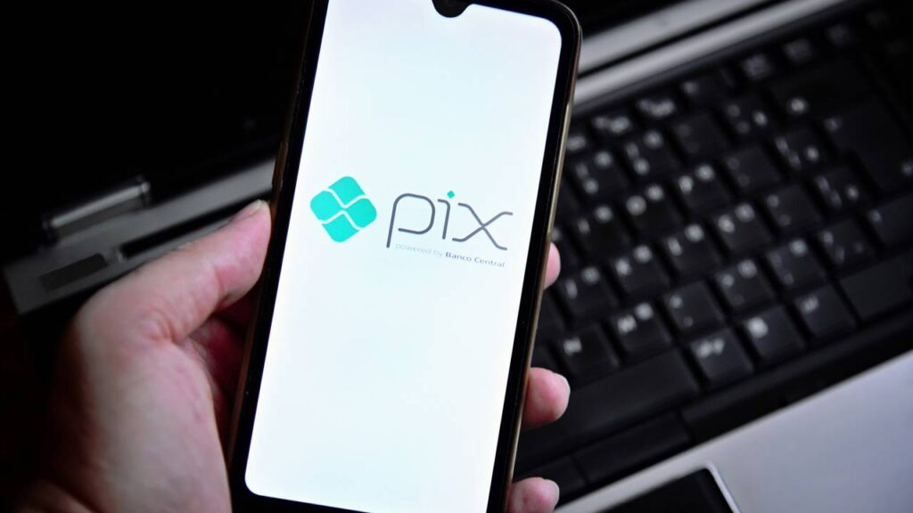 Alerta da Caixa Econômica Federal e Bradesco preocupa quem realiza pagamentos por Pix com frequência