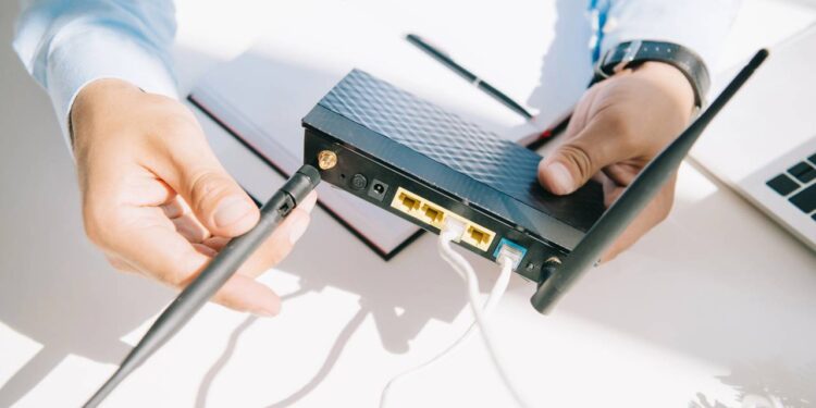 Internet por fibra óptica perde espaço e brasileiros já começam a aderir a uma nova tendência tecnológica