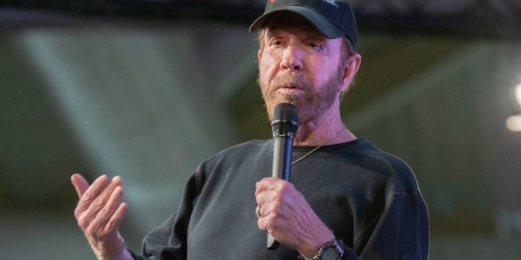 Lenda do cinema e das artes marciais, Chuck Norris morre aos 86 anos e deixa legado histórico