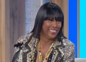 Atriz Kiki Shepard morre aos 74 anos e deixa legado marcante no cinema