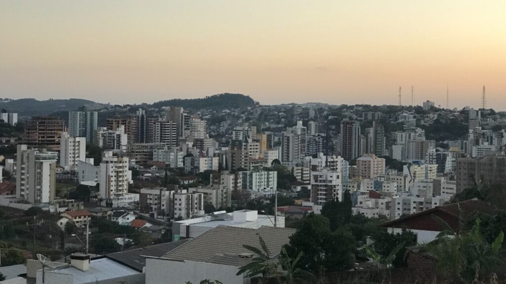 Cidade do Paraná é eleita a segunda mais inteligente do Brasil e vira destaque na educação em ranking divulgado