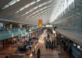 Ranking dos melhores aeroportos do mundo em 2026 é revelado e Singapura está no topo, veja lista