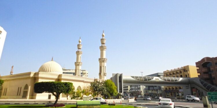 Emirados Árabes Unidos fecham espaço aéreo e aumentam tensão global