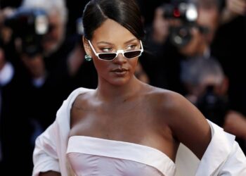 Rihanna sofre ataque e tiros atingem mansão da cantora