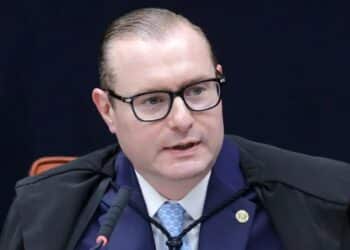 Pedido para STF obrigar Câmara a instalar CPI do Master é negado por Cristiano Zanin