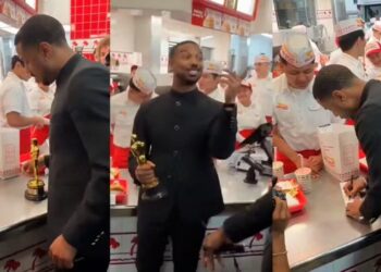 Ator Michael B. Jordan festeja vitória do Oscar em restaurante de fast food e surpreende fãs