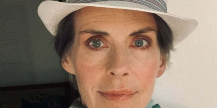 Morre aos 62 anos Annabel Schofield, ícone da moda e atriz marcante dos anos 80