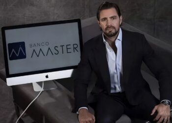 Vorcaro chega ao presídio federal em Brasília para cumprir prisão preventiva